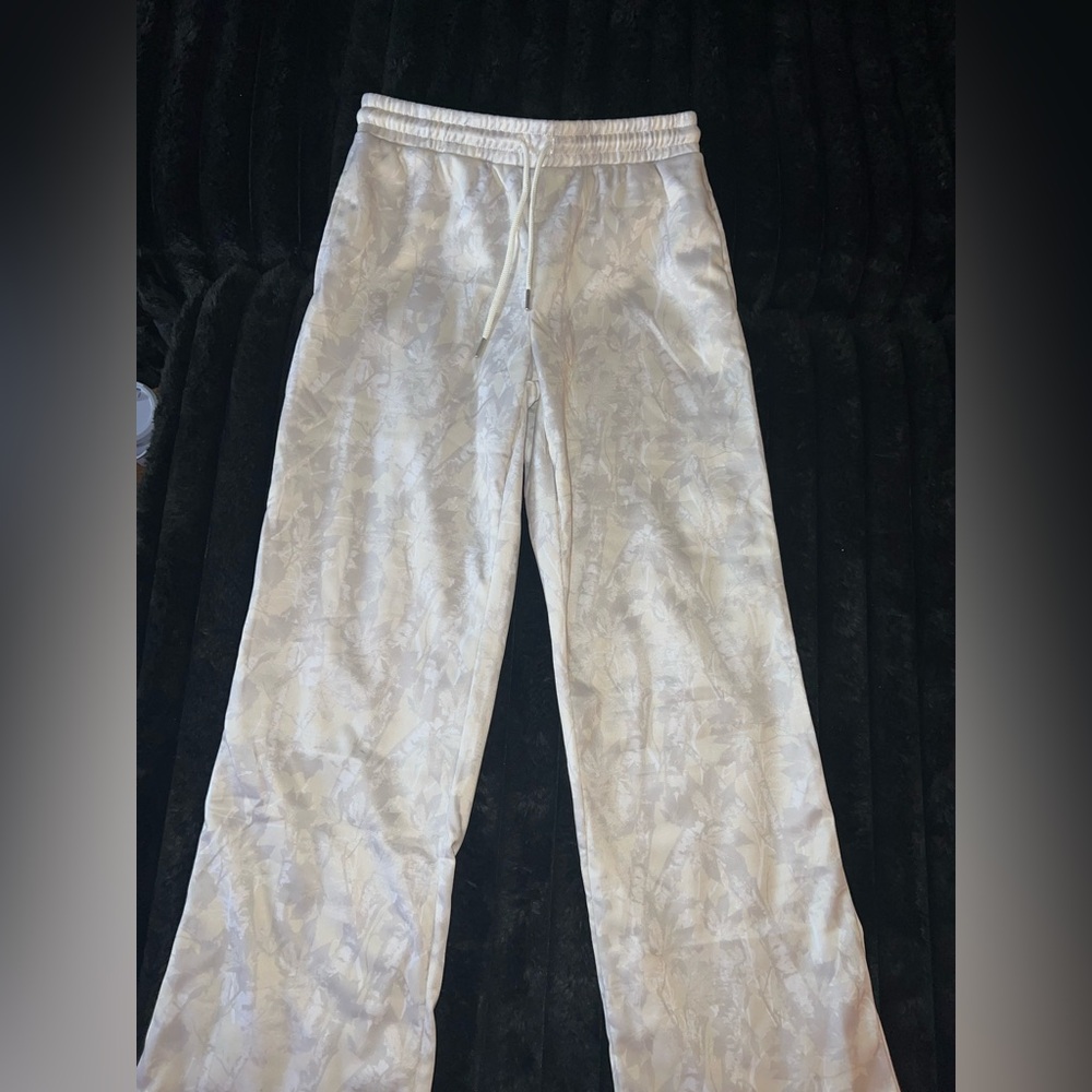 Women’s Camo lounge pants
